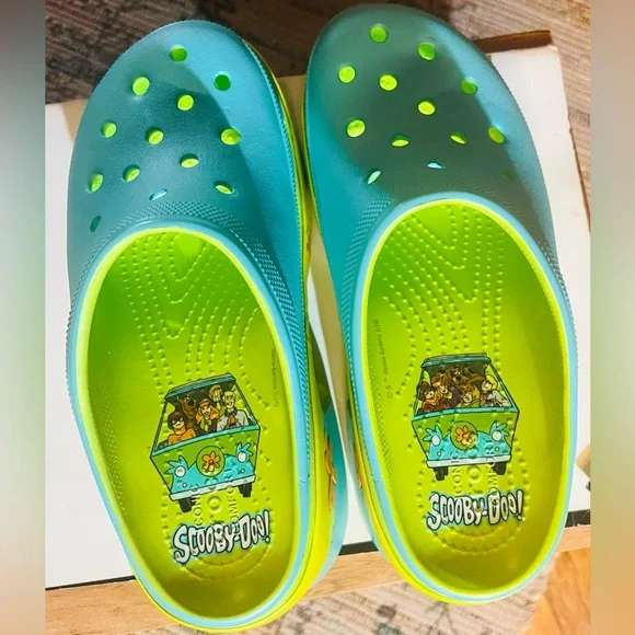 CROCS Scooby-Doo Siren Platform Clogs - Picture 4 of 4